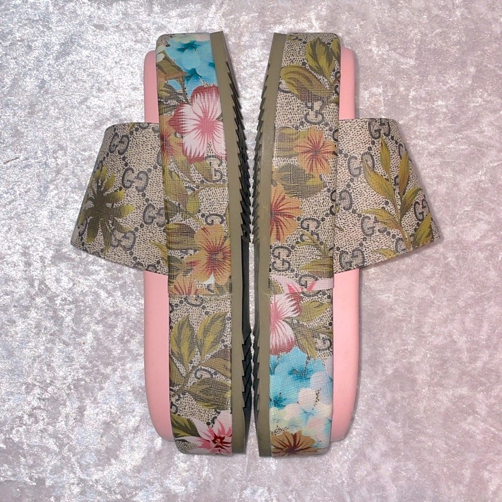 Gucci Floral Monogram Platform Slides in Beige and Pink. Box is not available - Picture 7 of 10